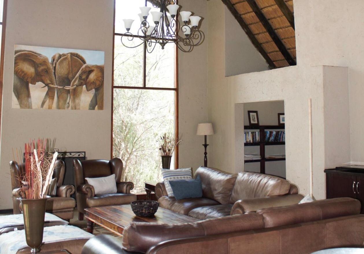 Kgorogoro Lodge Пиланесберг Екстериор снимка